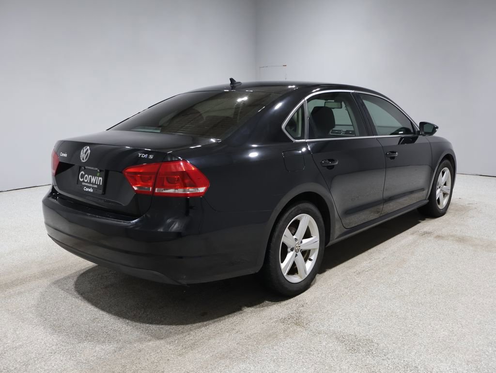 Used 2012 Volkswagen Passat TDI SE image 2