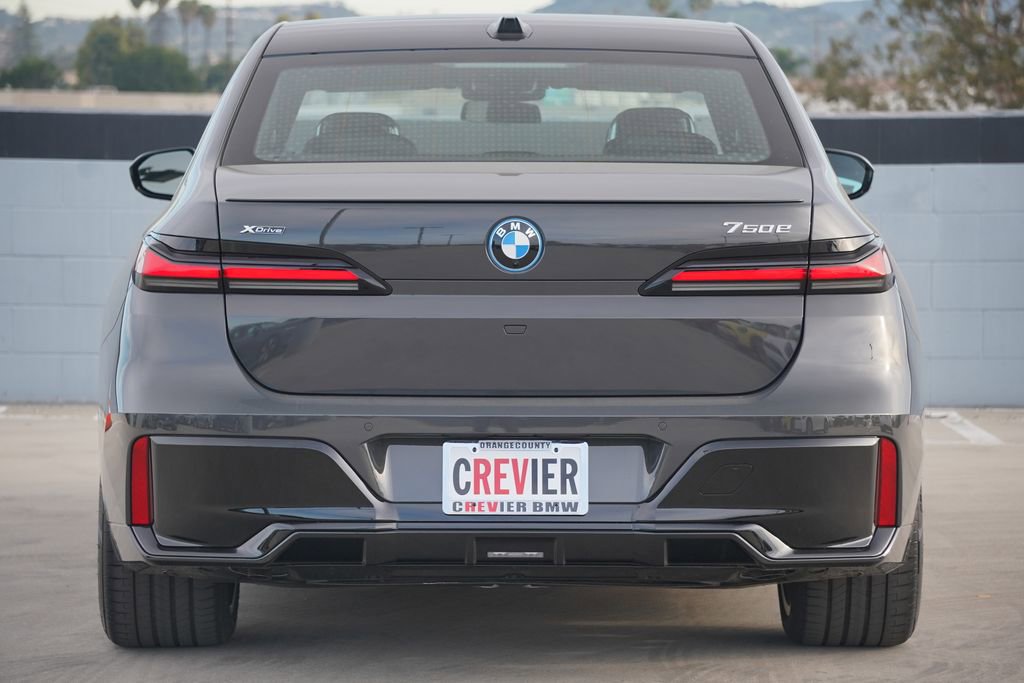 New 2026 BMW 750e xDrive AWD/4WD image 7