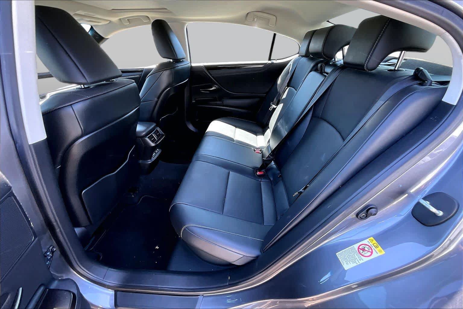 Used 2019 Lexus ES 300h w/ Premium Package FWD image 19