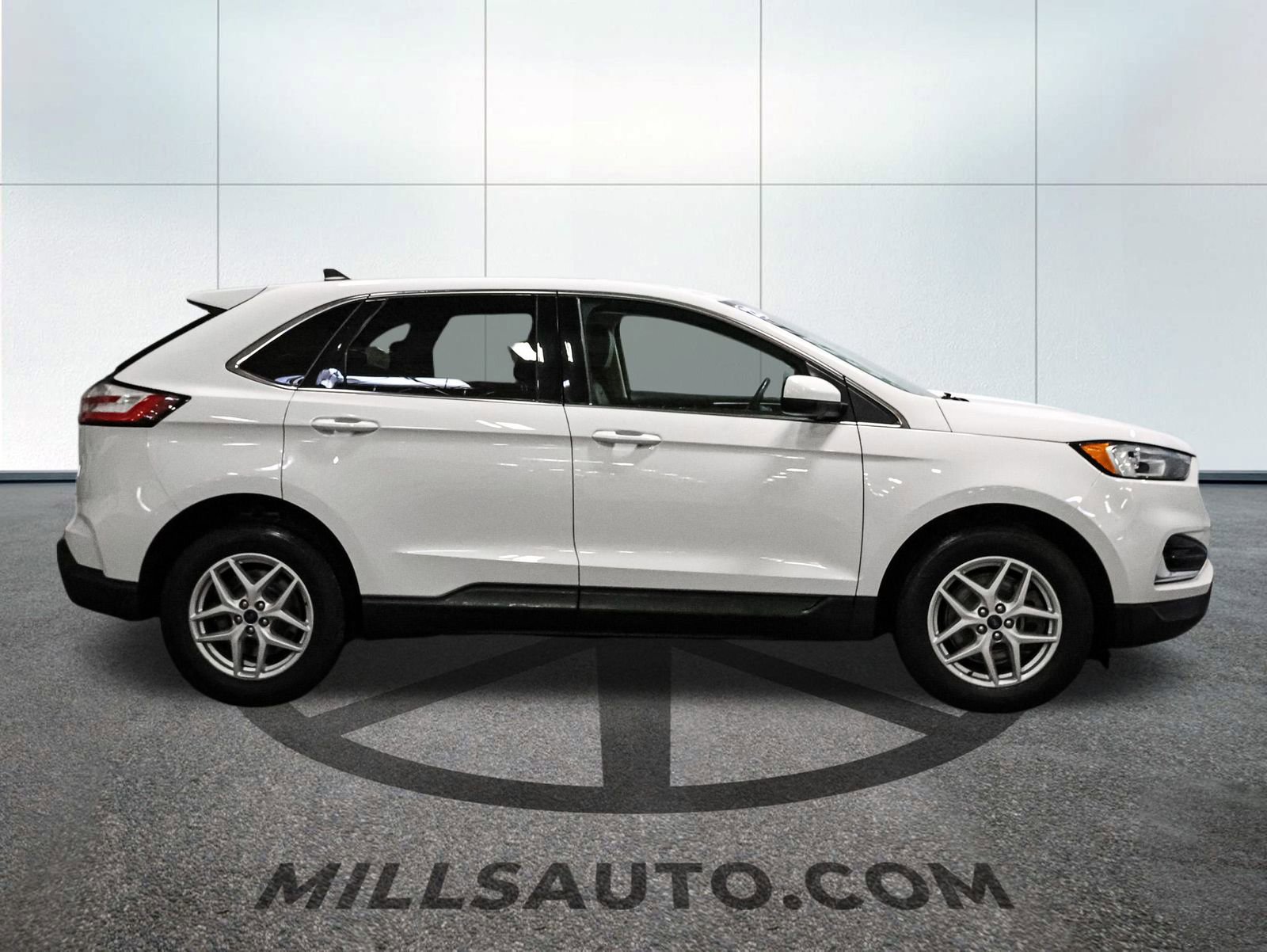 Used 2022 Ford Edge SEL image 11