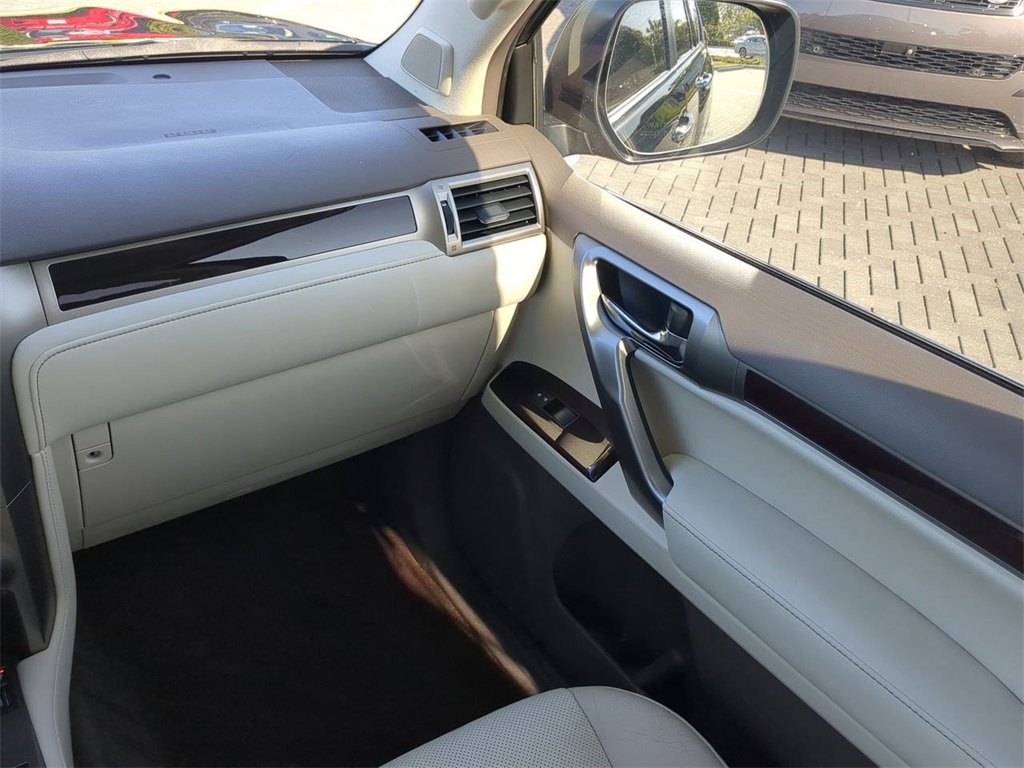 Used 2018 Lexus GX 460 Premium image 18