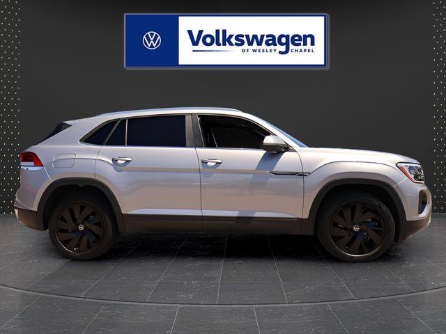 Certified 2025 Volkswagen Atlas Cross Sport SE w/ Panoramic Sunroof Package AWD/4WD image 8