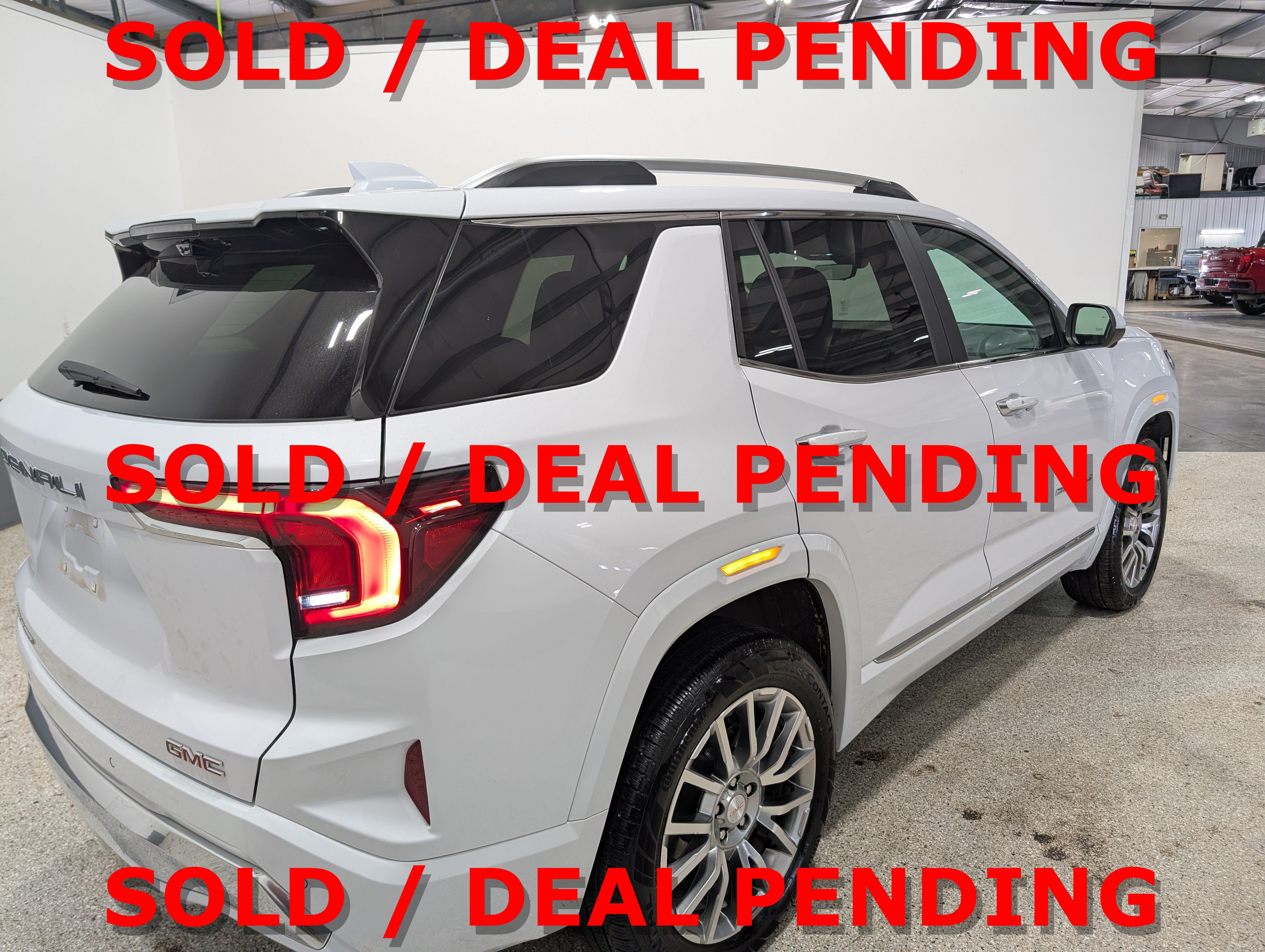 Used 2026 GMC Terrain Denali AWD/4WD image 3