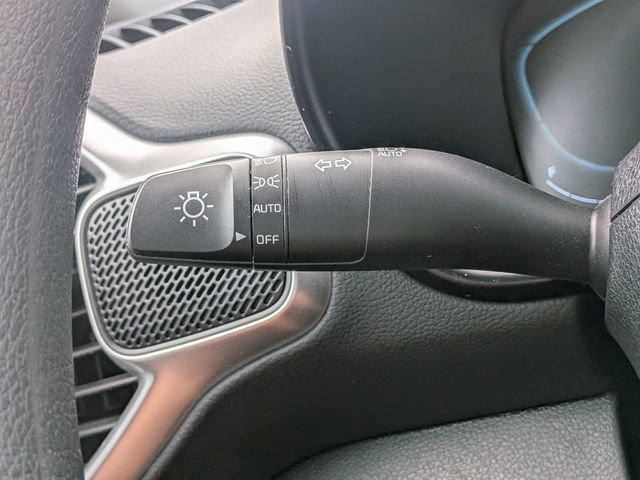 Used 2025 Kia Soul LX FWD image 29