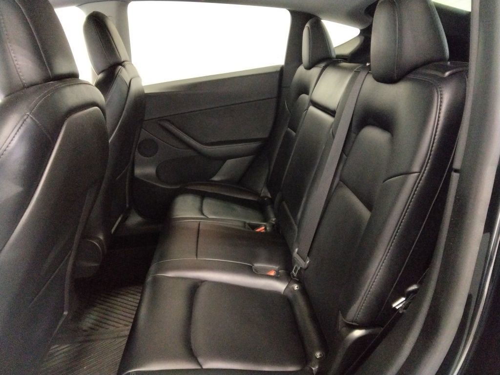 Used 2021 Tesla Model Y Long Range image 32