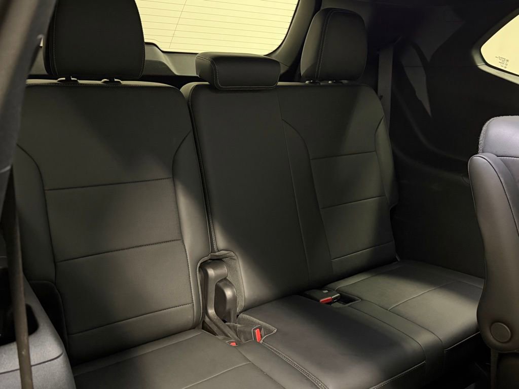 Certified 2025 Buick Enclave Preferred image 25