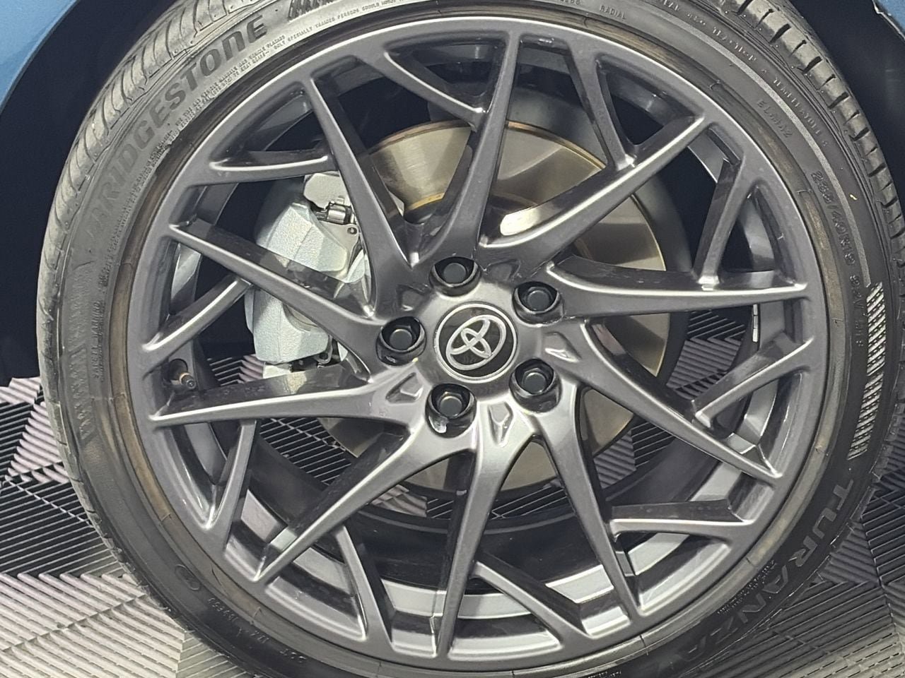 Used 2025 Toyota Camry XSE FWD image 10