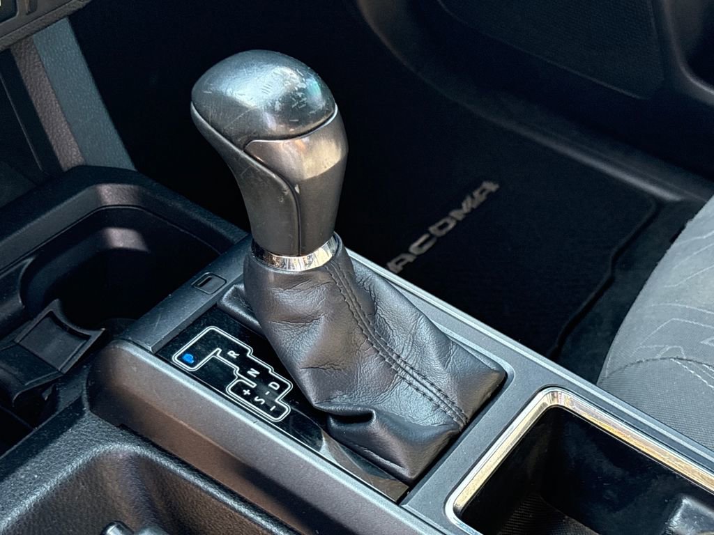 Used 2016 Toyota Tacoma TRD Sport image 27