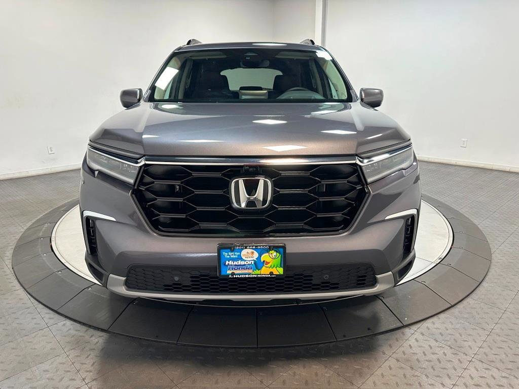 New 2025 Honda Pilot Elite image 3