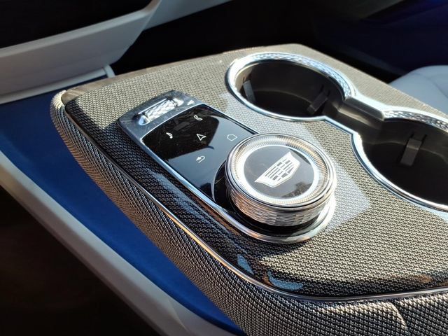 New 2027 Cadillac Optiq Luxury AWD/4WD image 32