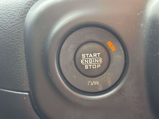 Used 2023 Jeep Gladiator Sport AWD/4WD image 18