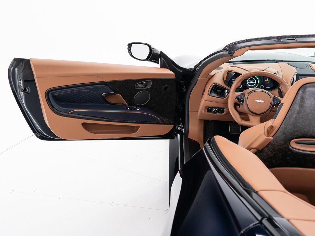 Used 2023 Aston Martin DBS Superleggera Volante RWD image 18