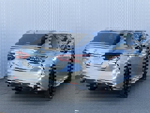 Used 2023 Toyota Camry XSE image 4