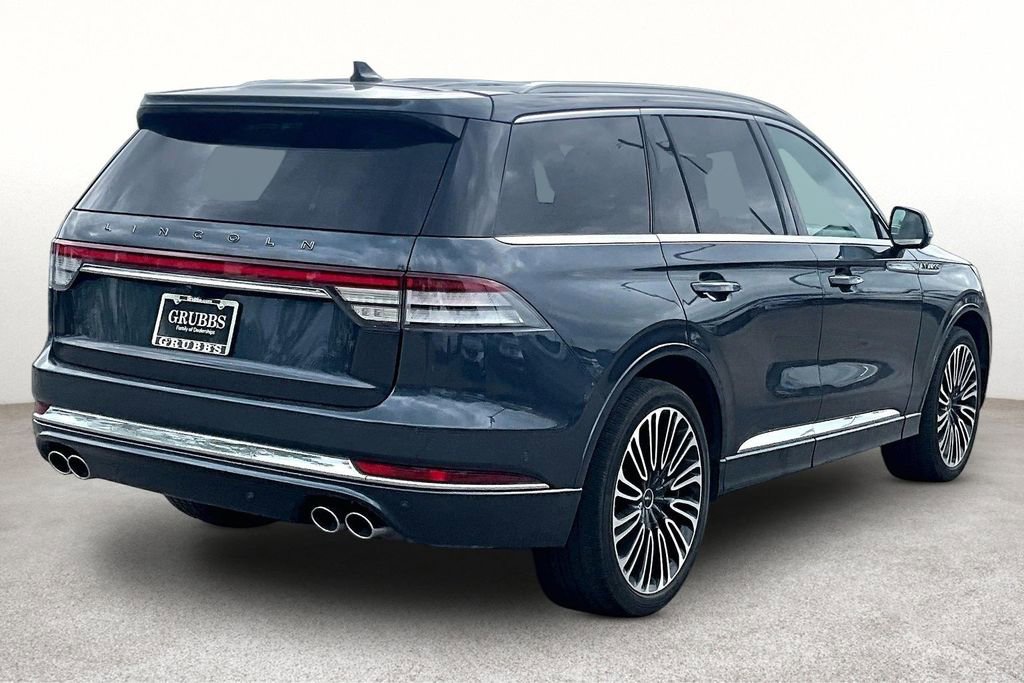 Used 2023 Lincoln Aviator Black Label w/ Dynamic Handling Package image 2