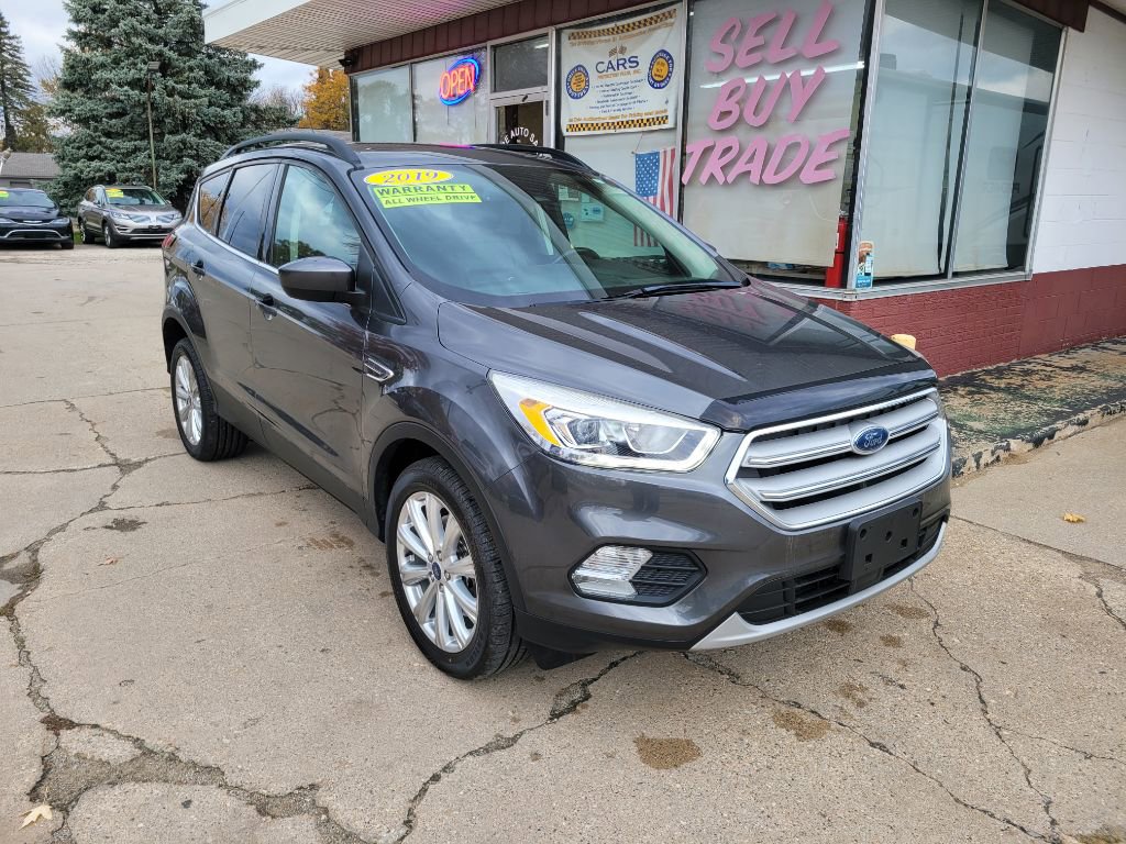 Used 2019 Ford Escape SEL image 3