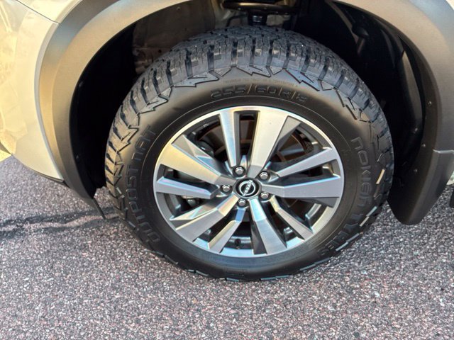 Certified 2024 Nissan Pathfinder SL w/ Black Appearance Package AWD/4WD image 11
