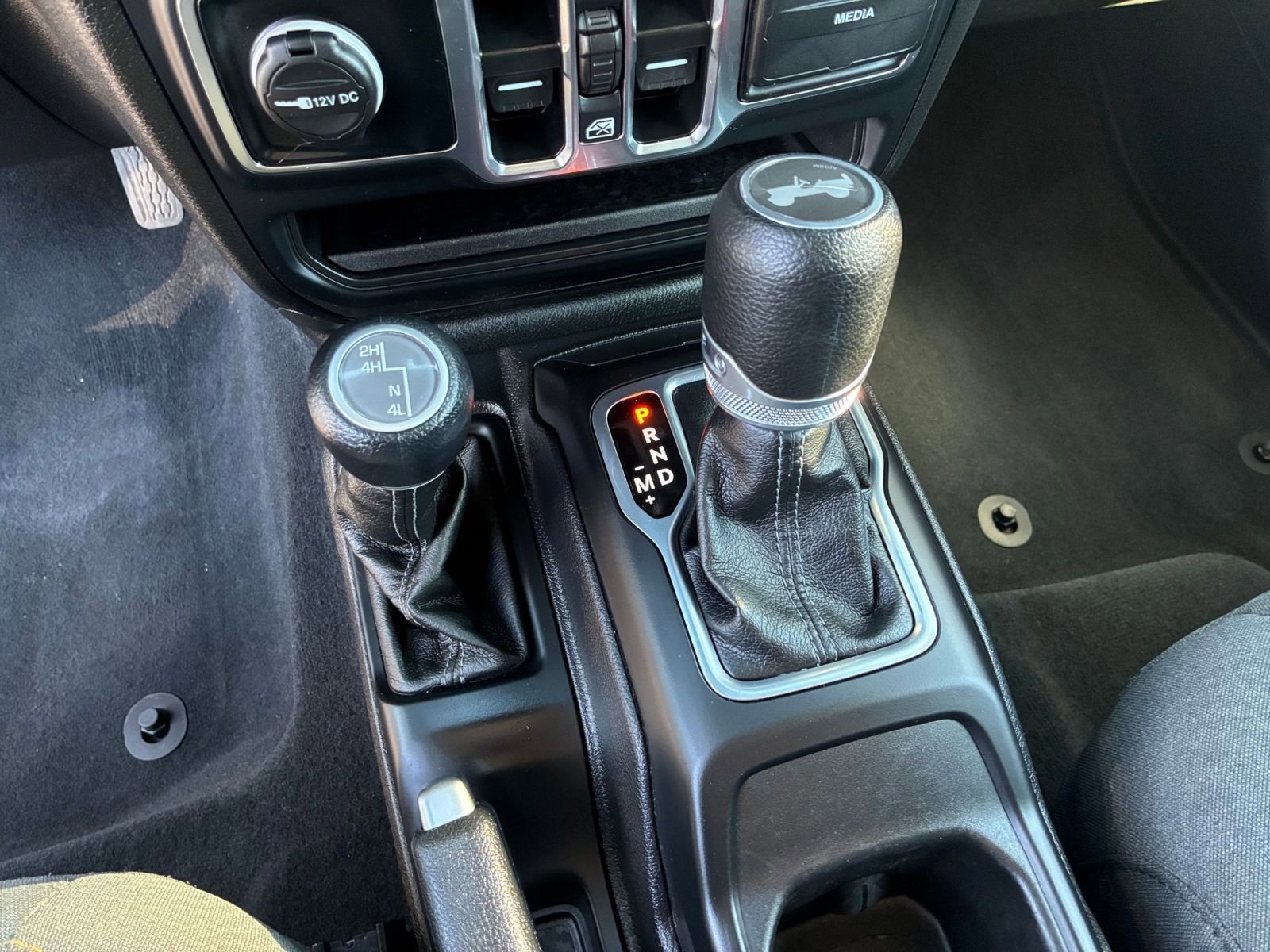 Used 2025 Jeep Wrangler Sport S image 40