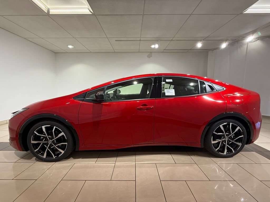 New 2026 Toyota Prius Plug-In Hybrid FWD image 2