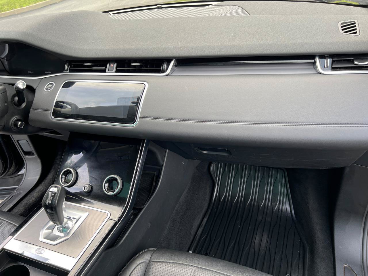 Used 2020 Land Rover Range Rover Evoque SE AWD/4WD image 35