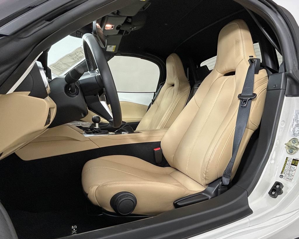 Used 2025 MAZDA MX-5 Miata Grand Touring w/ Appearance Package RWD image 10