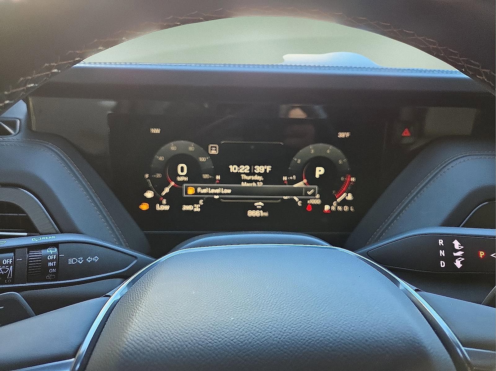 Used 2025 GMC Yukon AT4 w/ AT4 Premium Plus Package image 23