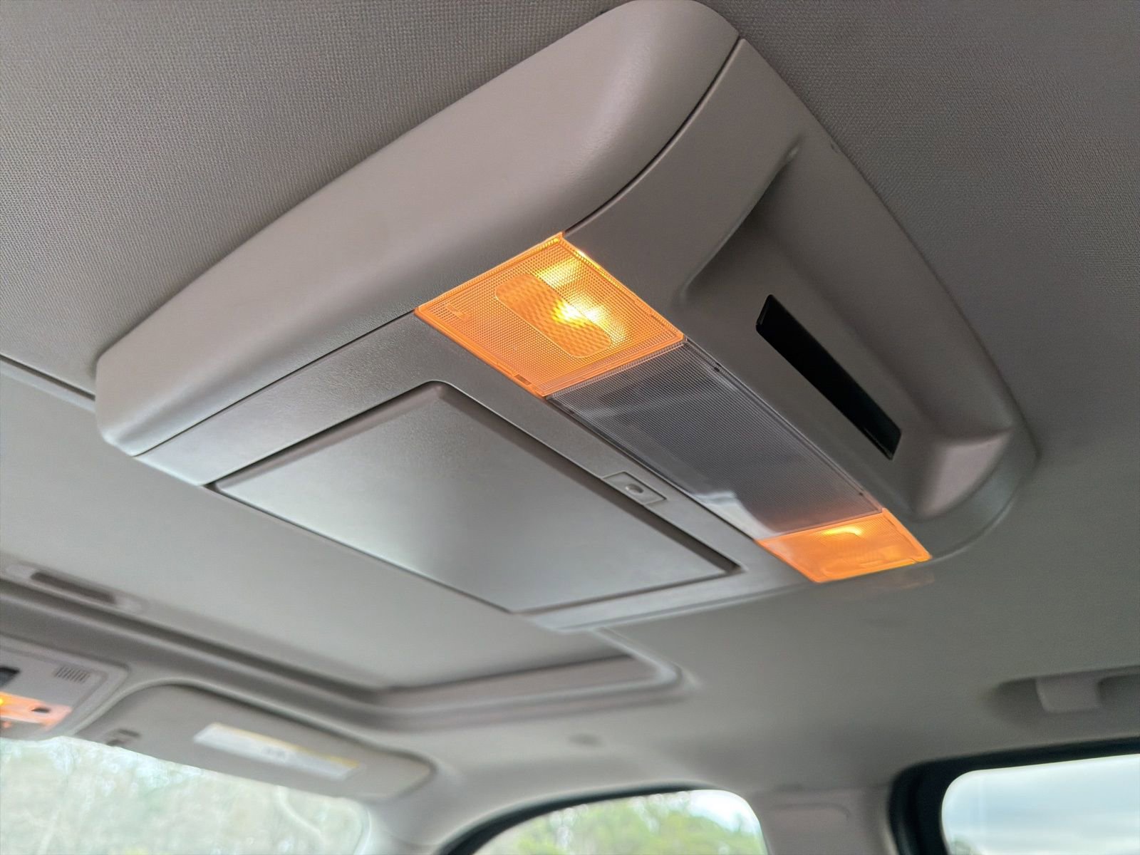 Used 2012 Cadillac Escalade ESV Luxury AWD/4WD image 11