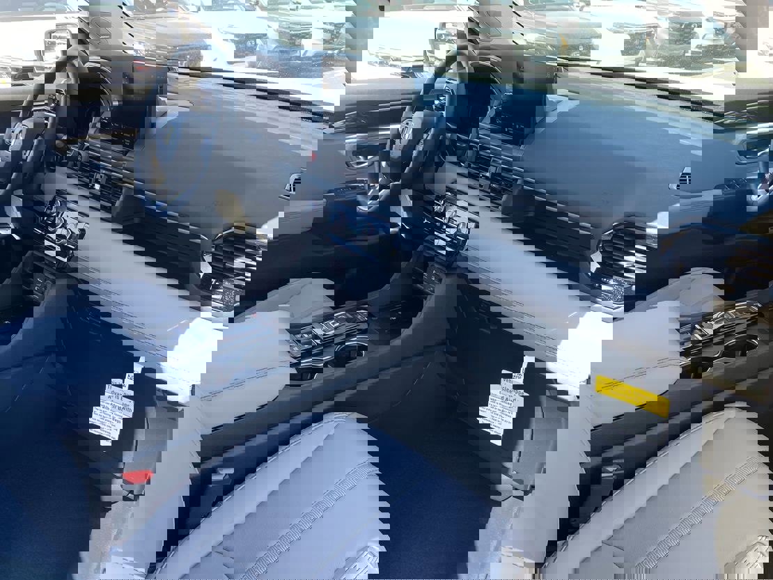 New 2025 Honda Pilot Touring image 7