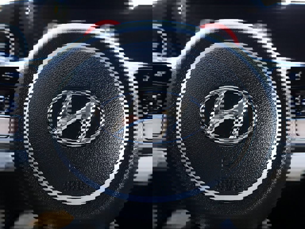 Certified 2022 Hyundai Elantra Limited image 28