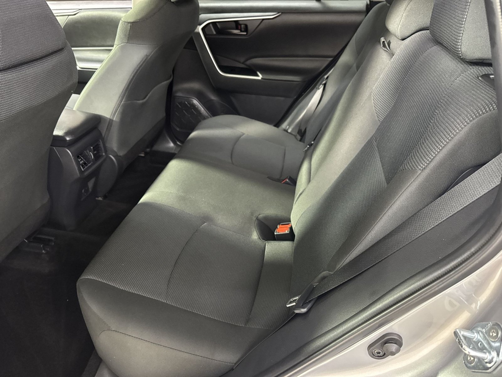 Used 2025 Toyota RAV4 LE AWD/4WD image 36
