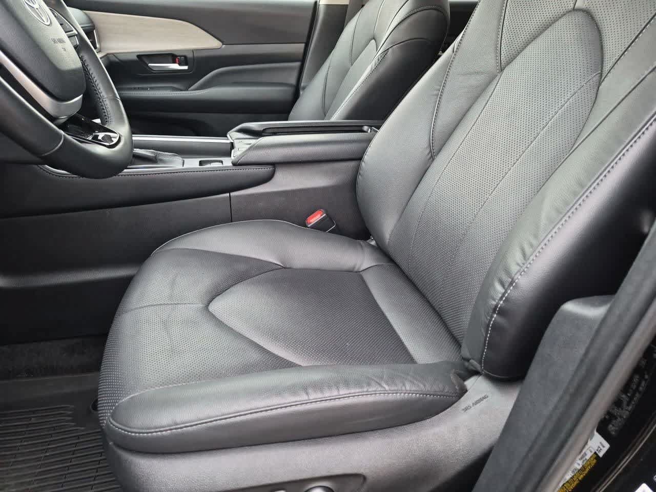 Used 2024 Toyota Grand Highlander AWD image 9