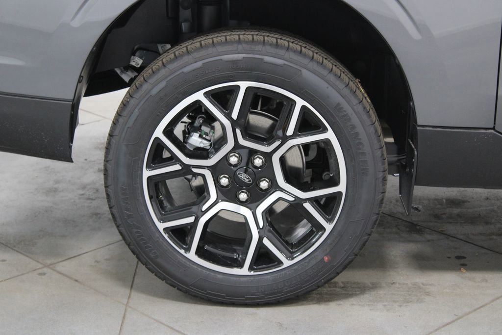 New 2026 Ford Maverick Lariat image 13