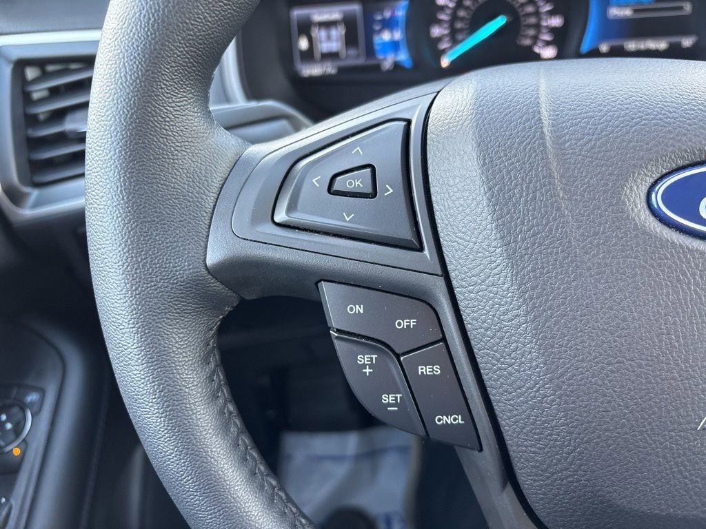 Used 2024 Ford Edge SEL w/ Convenience Package image 9