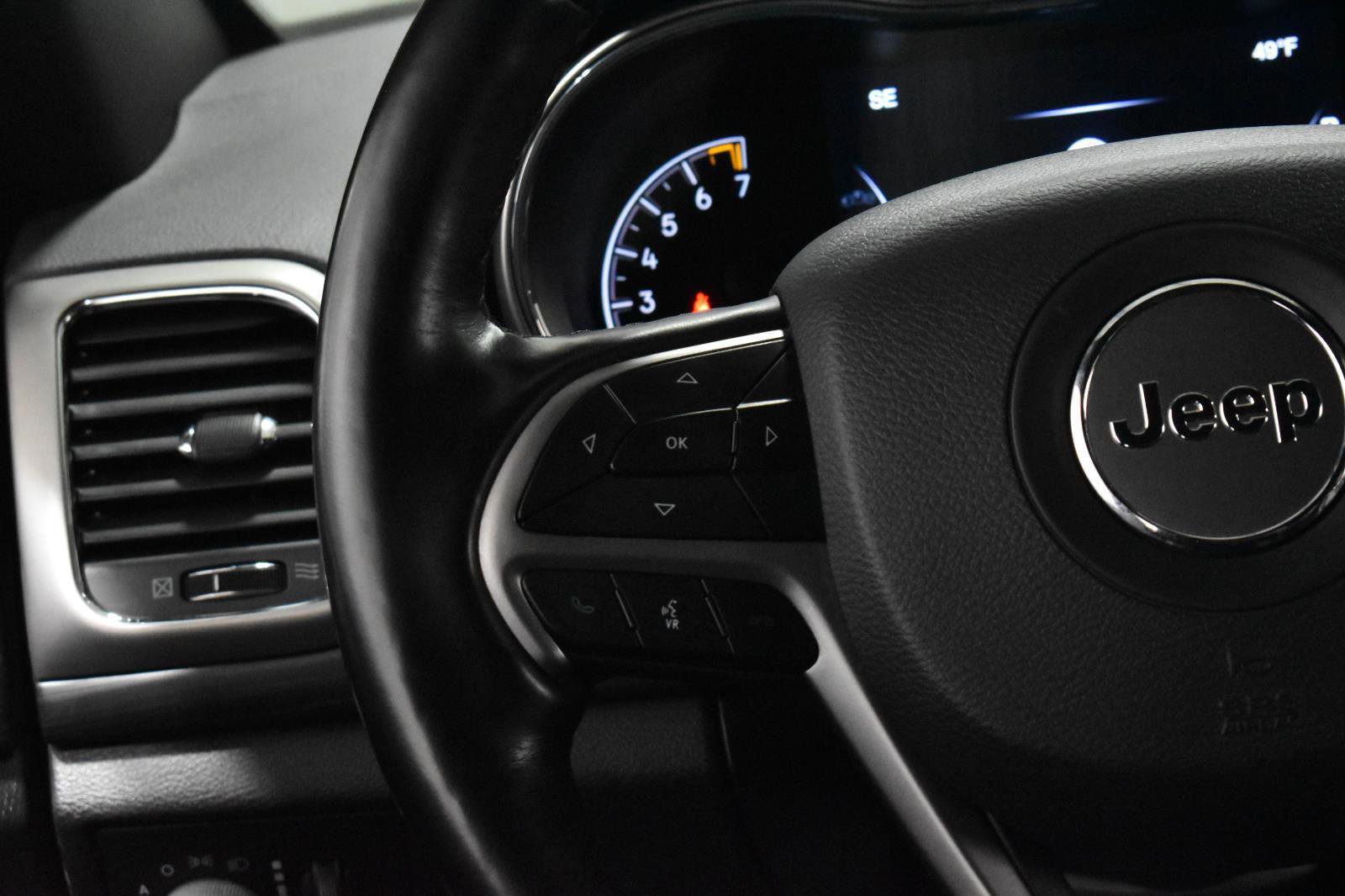 Used 2021 Jeep Grand Cherokee Laredo X image 7