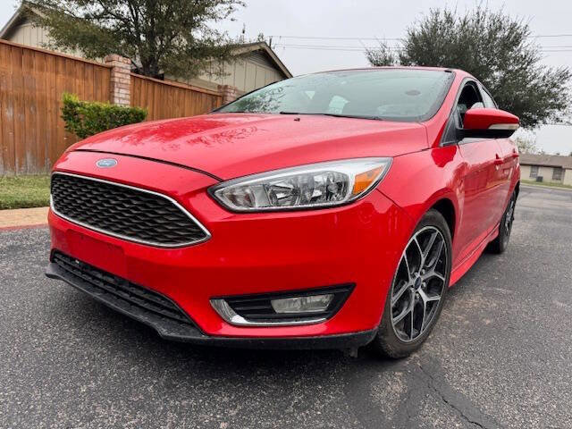 Used 2015 Ford Focus SE w/ SE Sport Package image 2