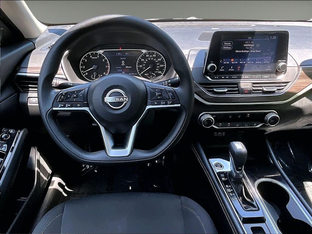 Used 2023 Nissan Altima 2.5 SV AWD/4WD image 17