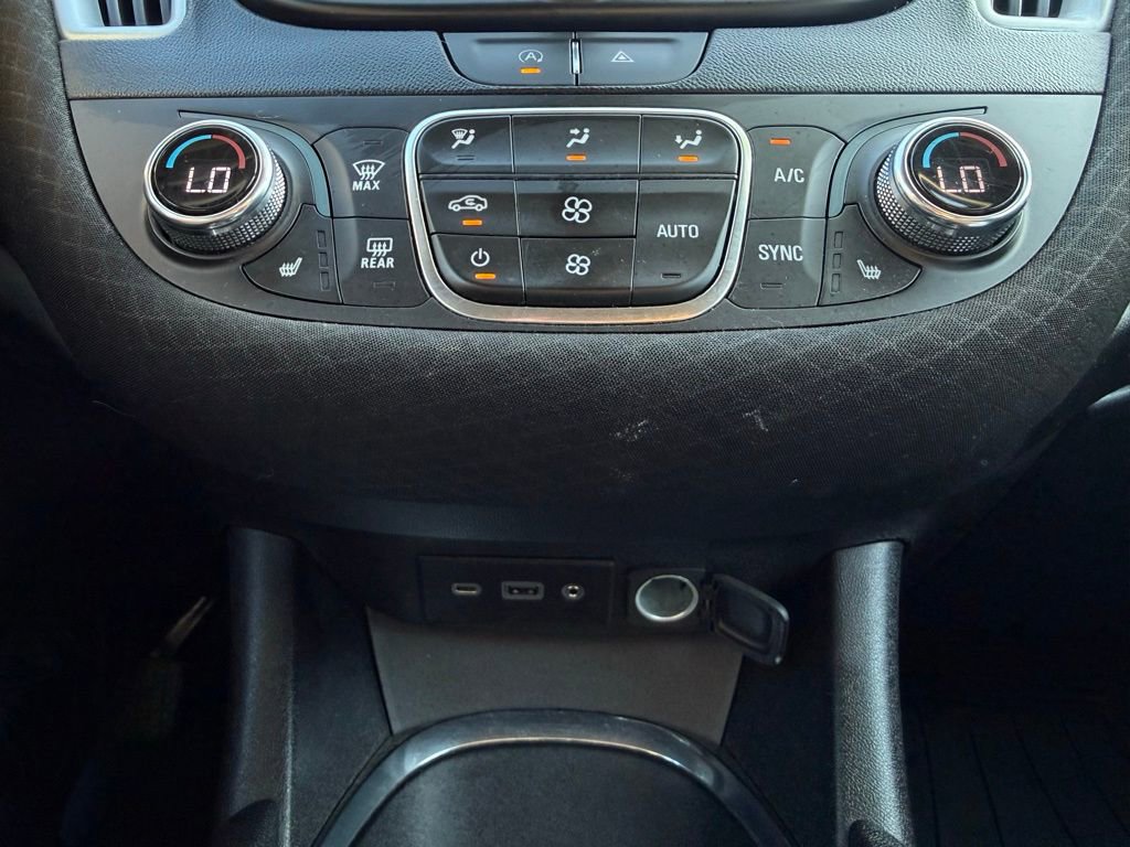 Used 2023 Chevrolet Malibu LT image 28