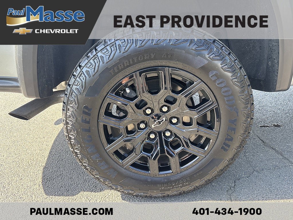 Used 2025 Chevrolet Colorado Trail Boss AWD/4WD image 9