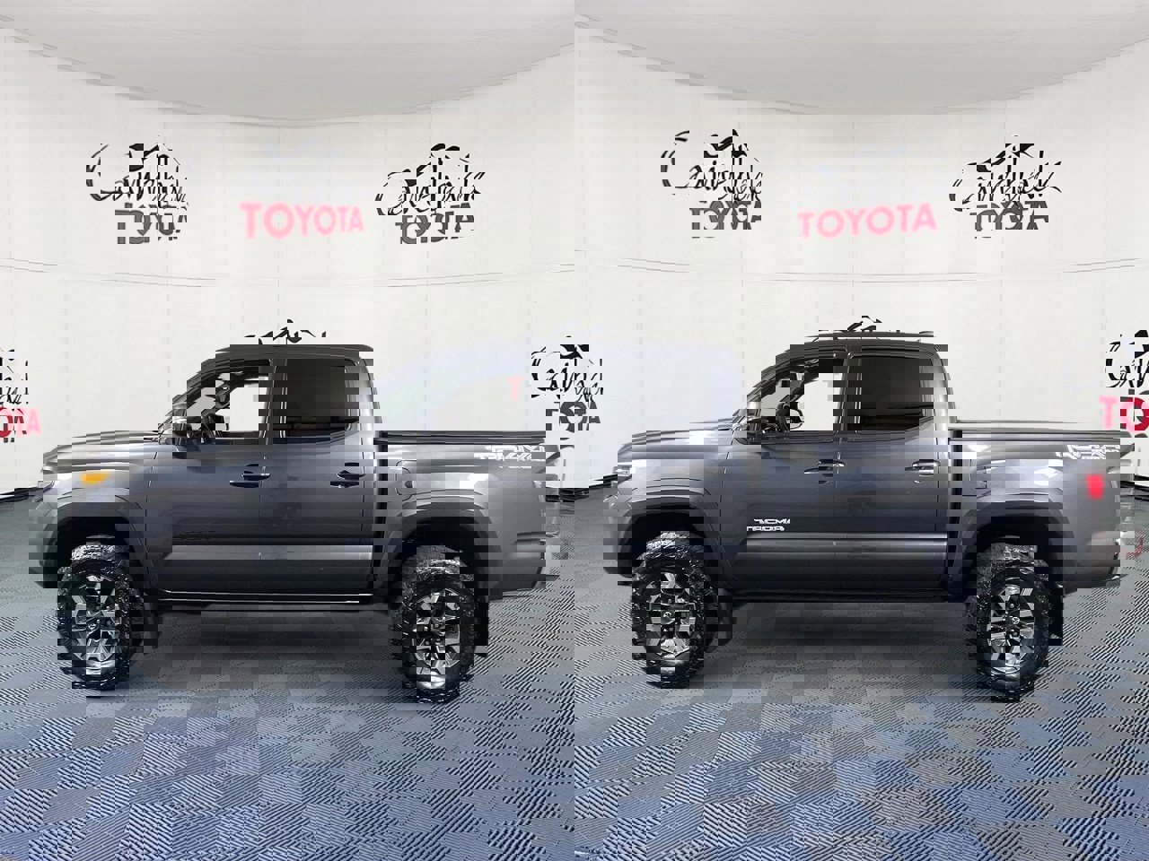 Used 2023 Toyota Tacoma TRD Off-Road image 5