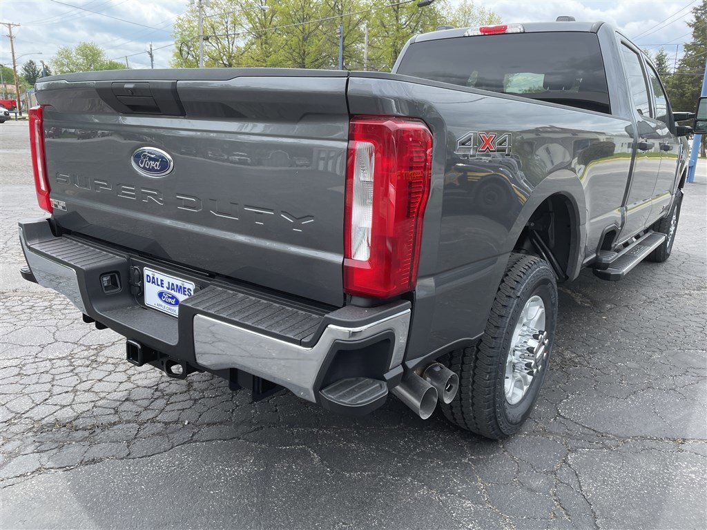 New 2026 Ford F350 4x4 Crew Cab Super Duty image 9