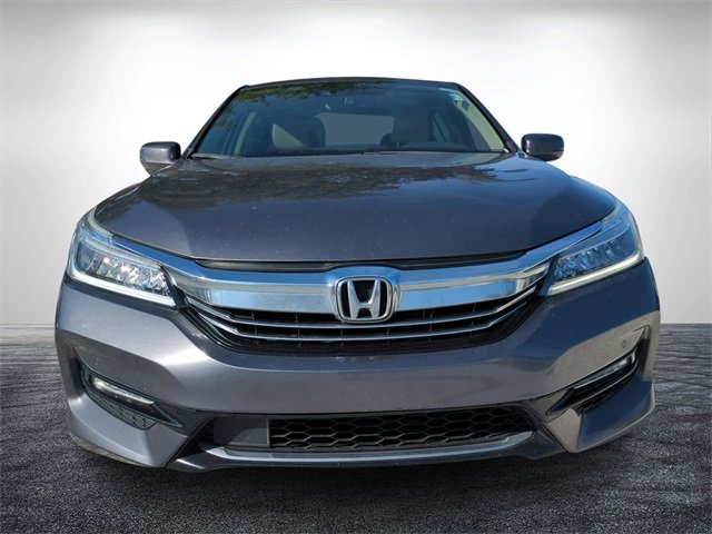 Used 2017 Honda Accord Touring image 9