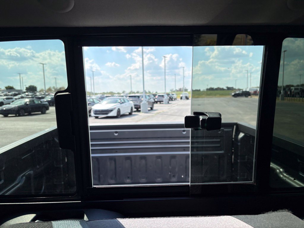 New 2027 Nissan Frontier 2WD Crew Cab image 16