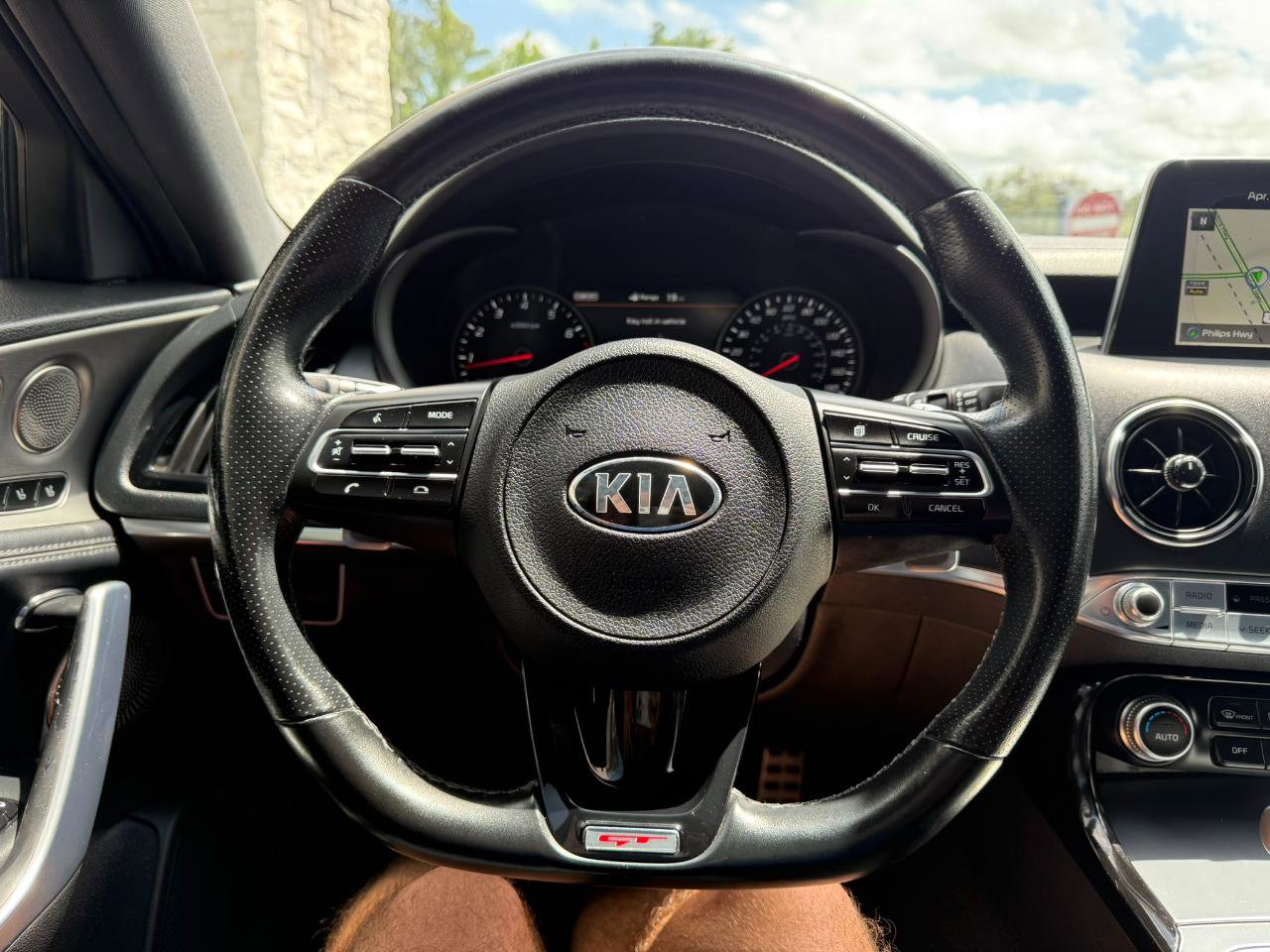 Used 2018 Kia Stinger GT1 AWD/4WD image 33