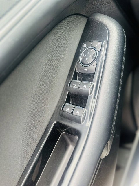 Used 2017 Ford Edge SEL FWD image 17