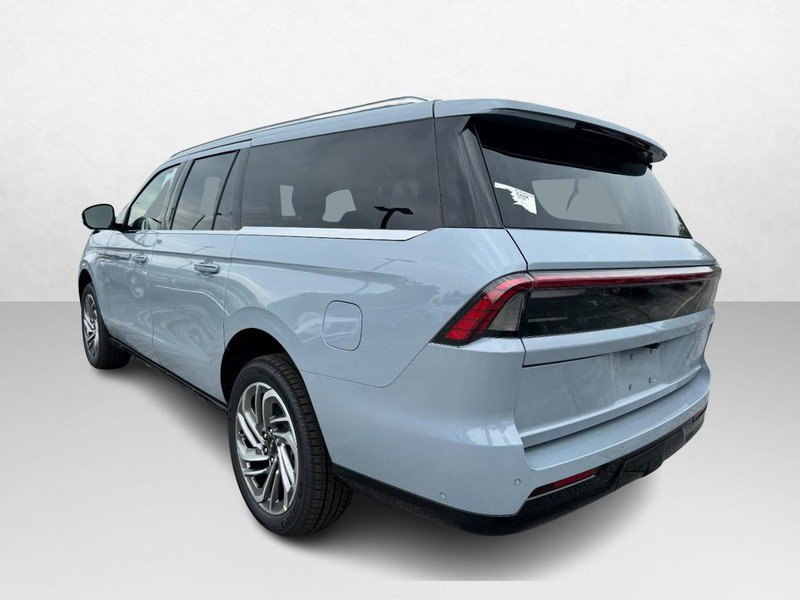 New 2025 Lincoln Navigator L Reserve image 7