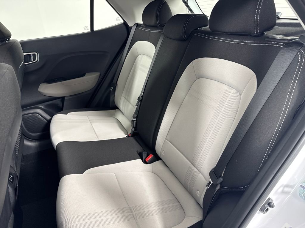 Certified 2025 Hyundai Venue SEL image 24