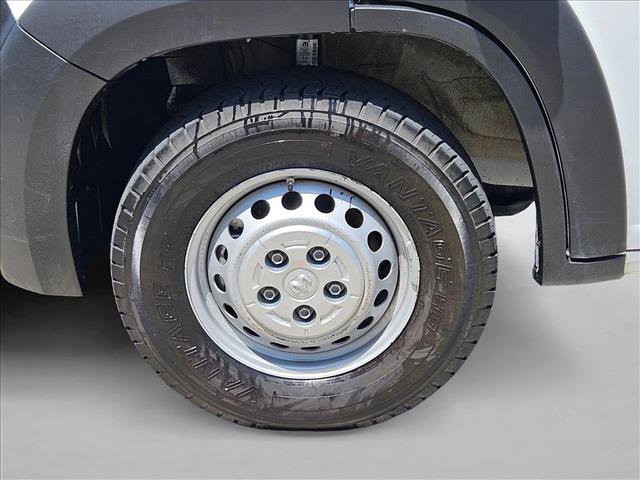 Used 2025 RAM ProMaster 2500 w/ Convenience Group FWD image 22