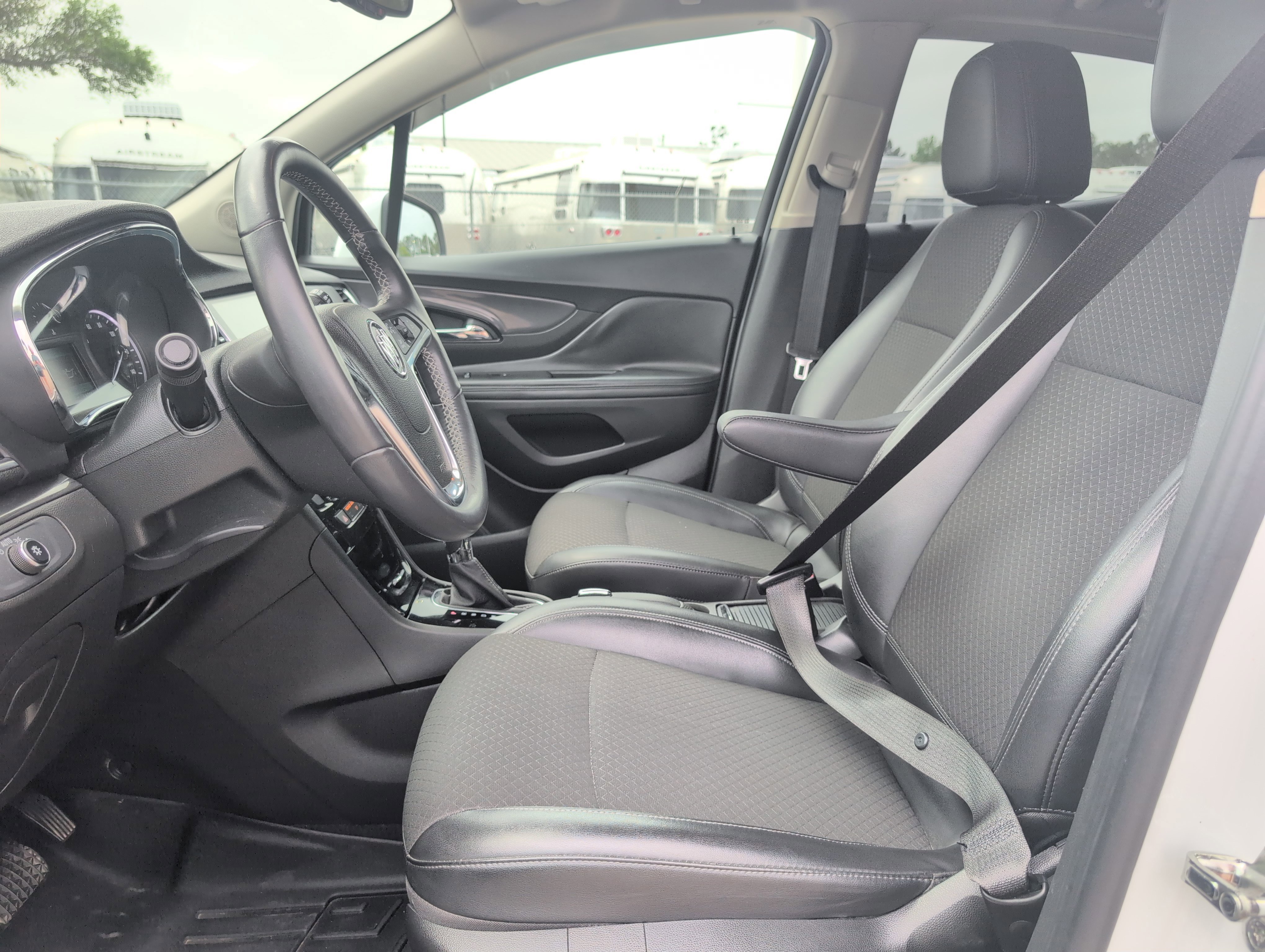 Used 2018 Buick Encore Preferred image 13