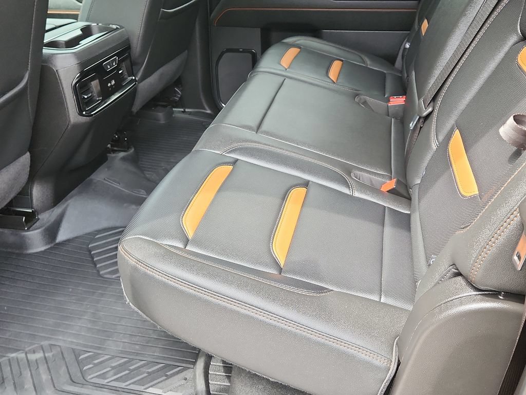 Used 2023 GMC Sierra 1500 AT4 w/ Technology Package AWD/4WD image 9