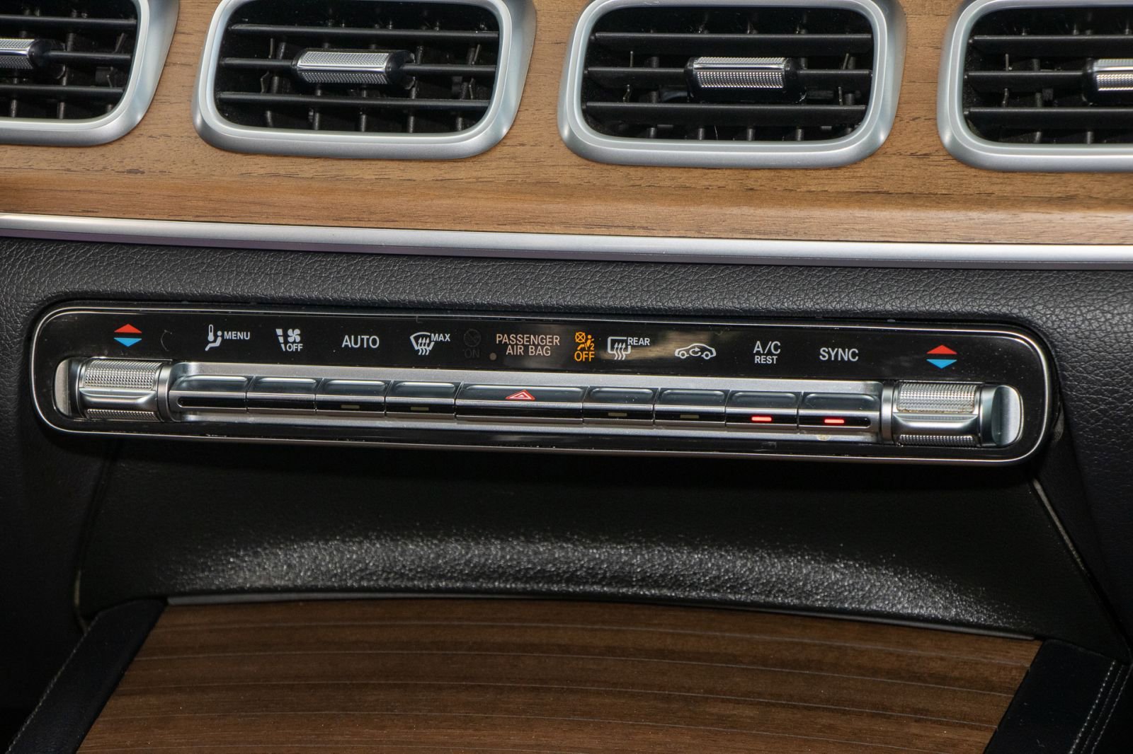 Used 2021 Mercedes-Benz GLE 350 w/ 3rd Row Seat Package image 23