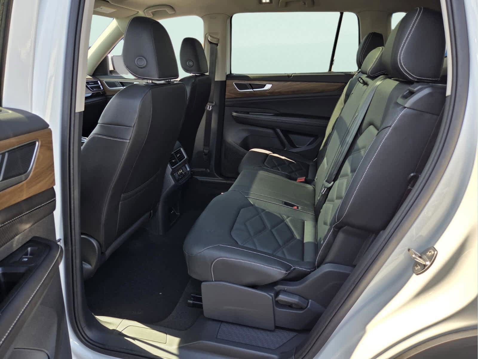 New 2026 Volkswagen Atlas SE FWD image 10